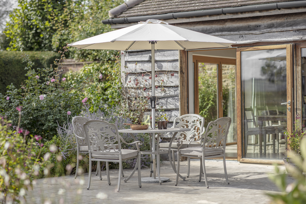 Venice four-seater outdoor dining table